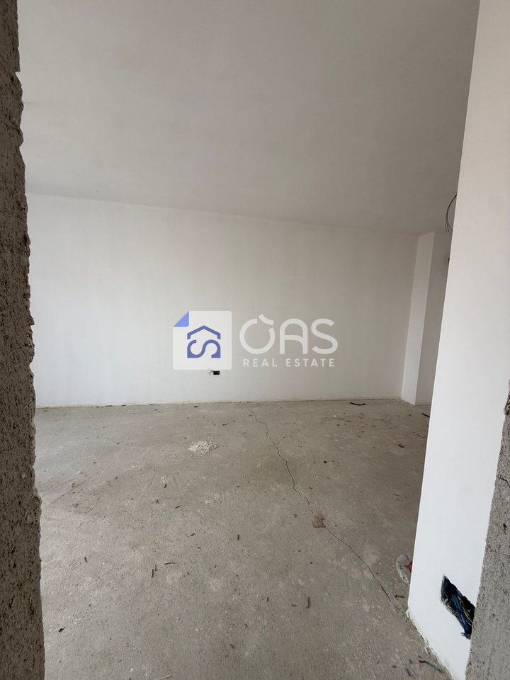 1+1 apartment for sale in Kinostudi.