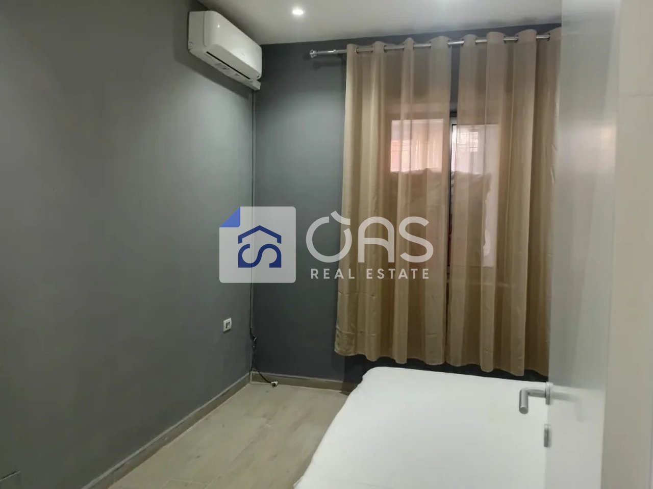 Jepet apartament me qera 1+1 Bllok