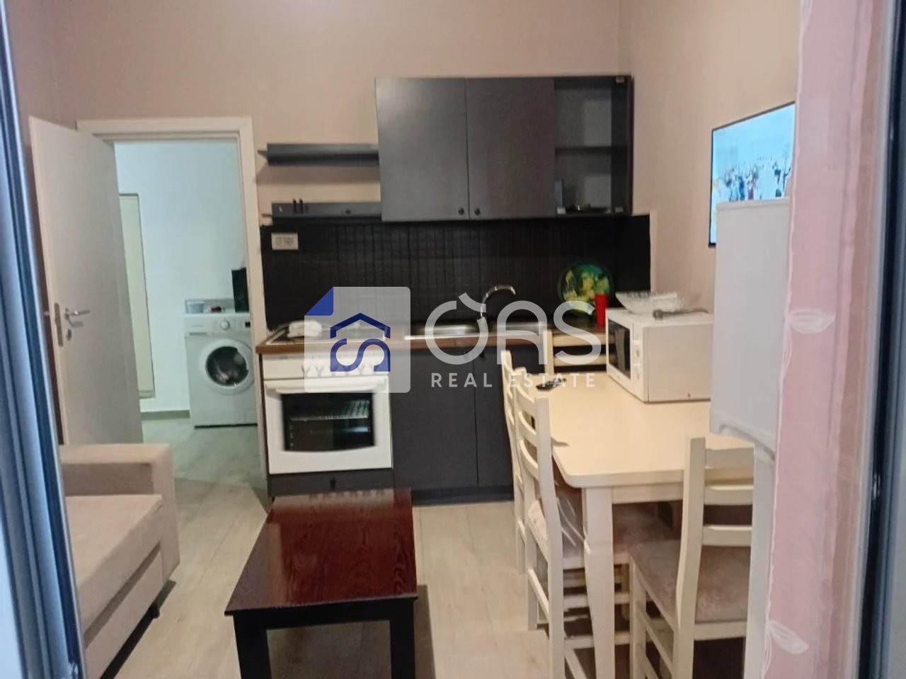 Jepet apartament me qera 1+1 Bllok