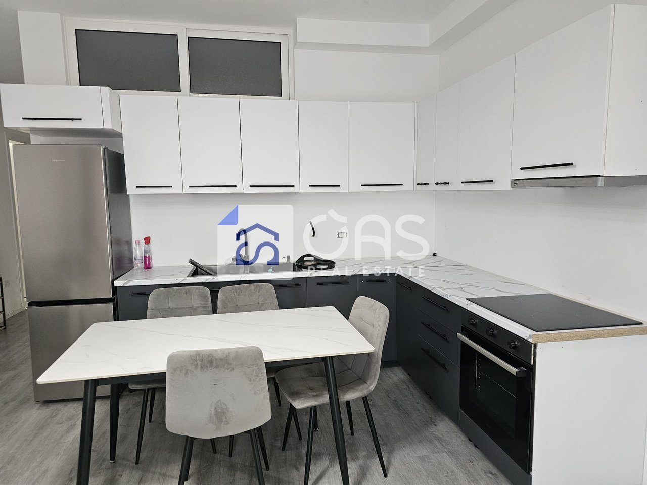 Jepet apartament me qera 2+1 5 maj