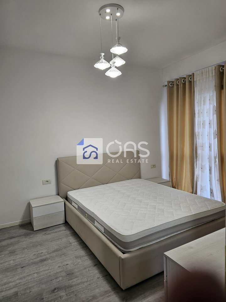 Jepet apartament me qera 2+1 5 maj
