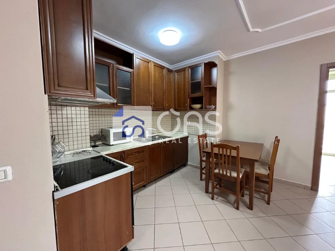 Jepet apartament me qera 1+1 Rruga E Durrsit