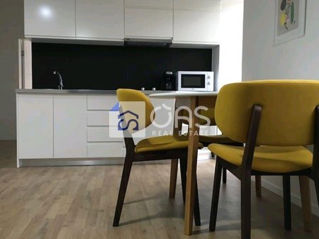 Jepet me qera apartament 1+1 tek Rruga e Sales.