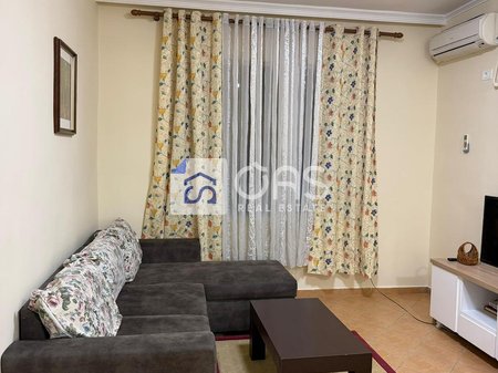 Jepet me qera  apartament 1+1 tek Medreseja