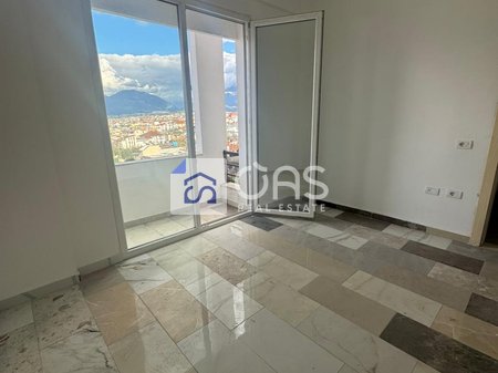 Shitet apartament 2+1+2 ne Pallatet e Verdha