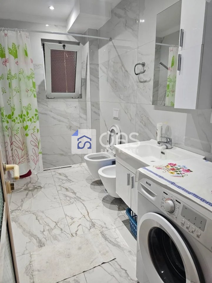 Jepet Apartment me qera 3+1 zogu i pare (fakulteti i shkecave te natyres)