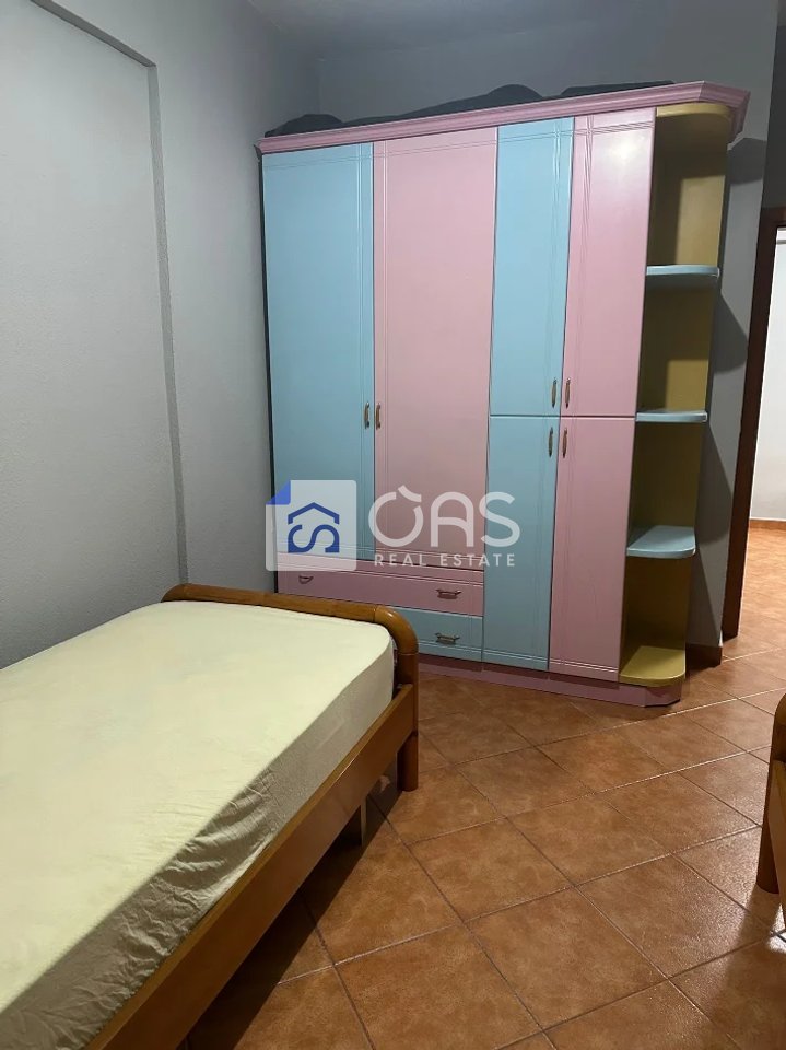Jepet apartament me qera 2+1 Myslym Shyri