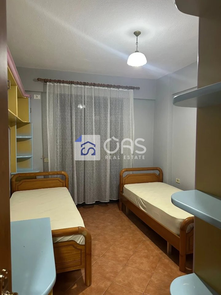 Jepet apartament me qera 2+1 Myslym Shyri