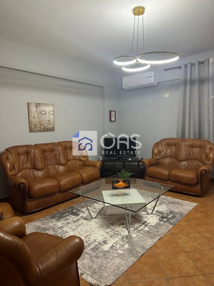 Jepet apartament me qera 2+1 Myslym Shyri