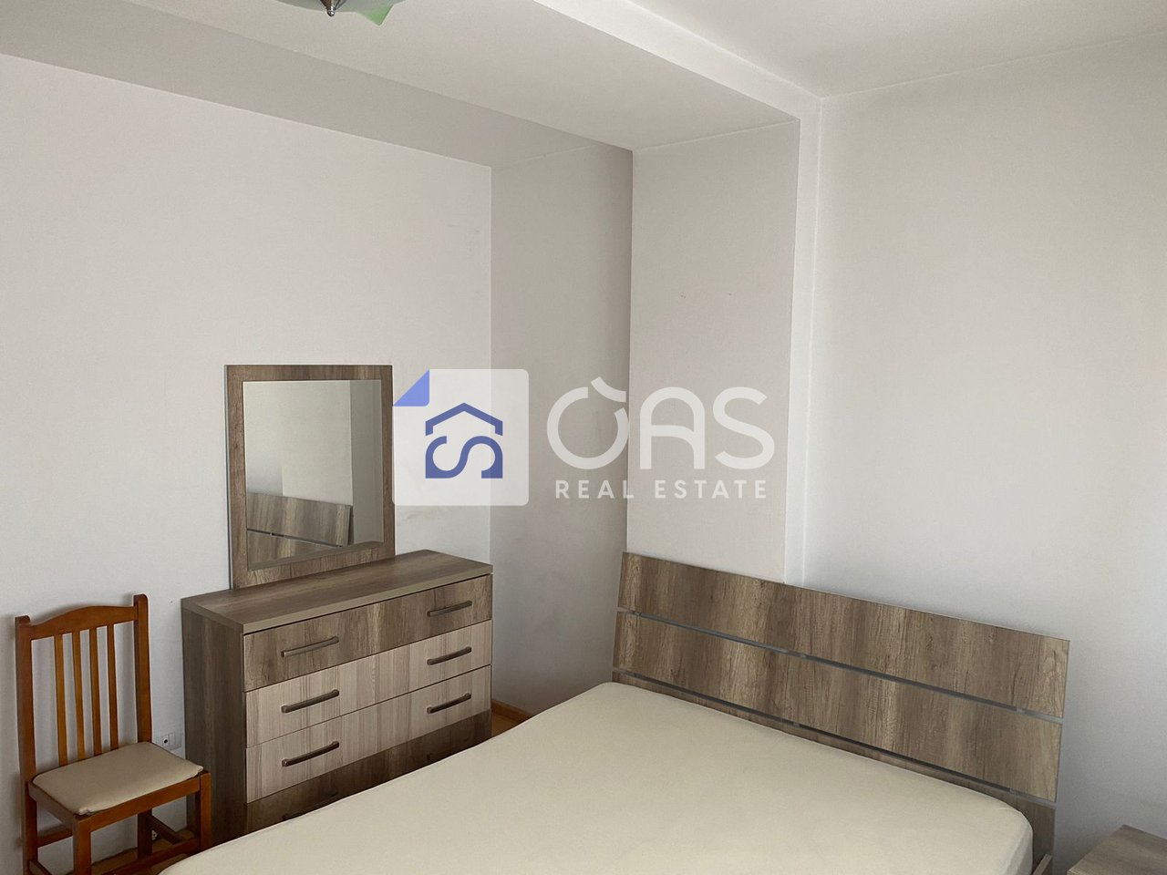 Jepet Apartment me qera 1+1  XHAMLLIK
