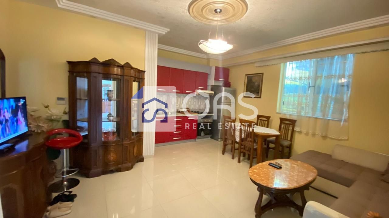 Jepet apartament me qera 1+1 Rruga Dibres