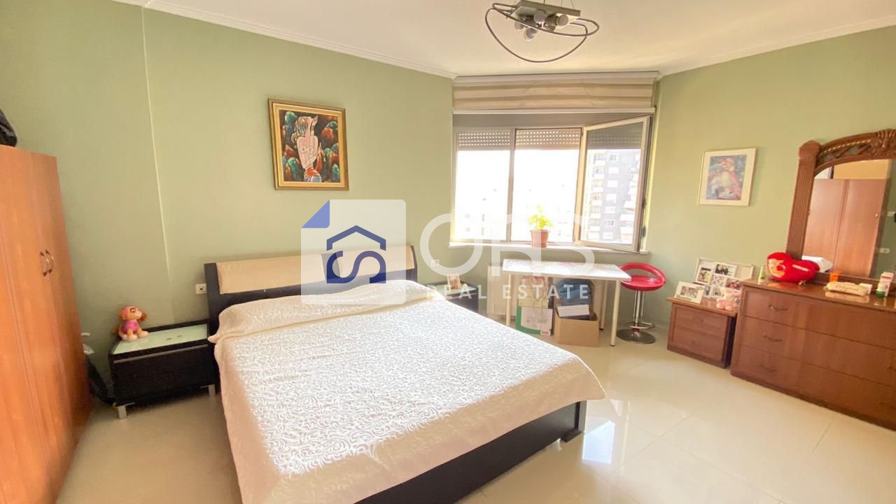 Jepet apartament me qera 1+1 Rruga Dibres