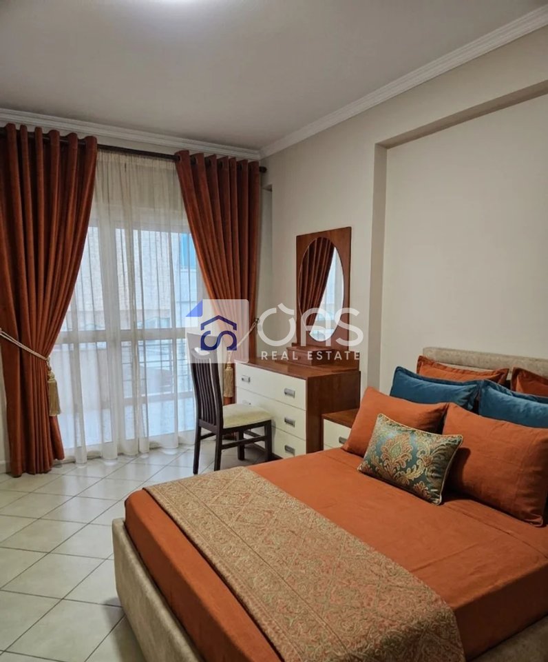 Appartamento 1+1 in affitto vicino a Komuna e Parisit