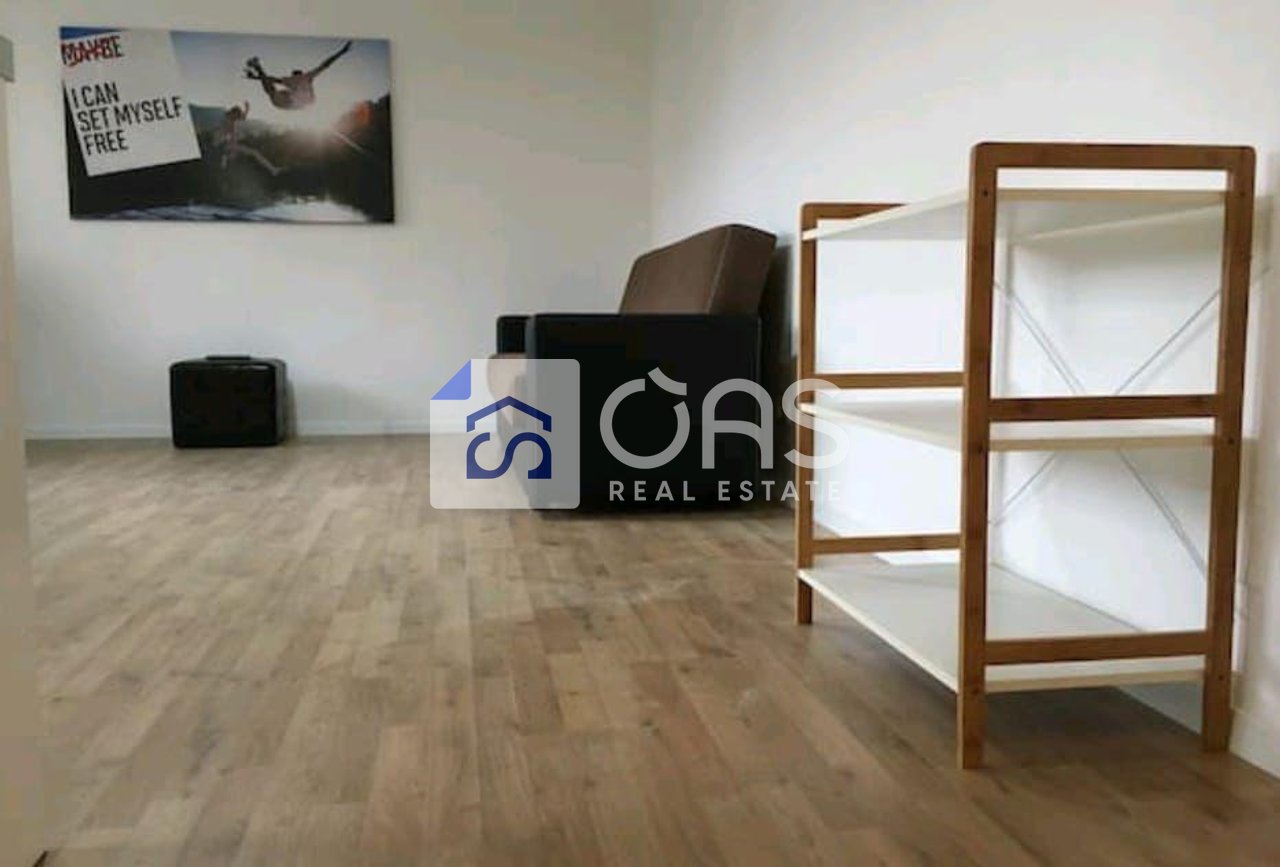 Jepet me qera apartament 1+1 tek Rruga e Sales.