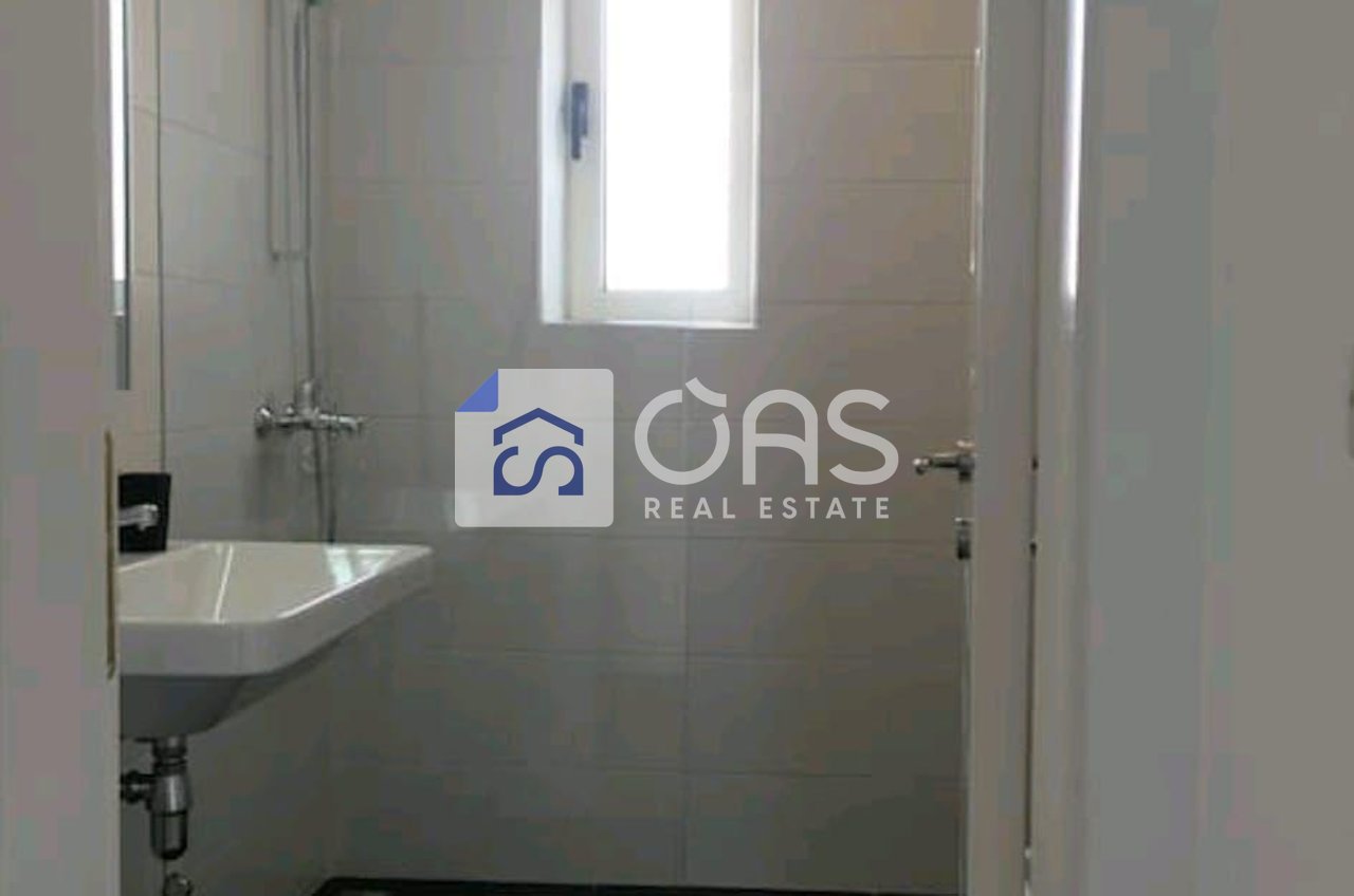 Jepet me qera apartament 1+1 tek Rruga e Sales.