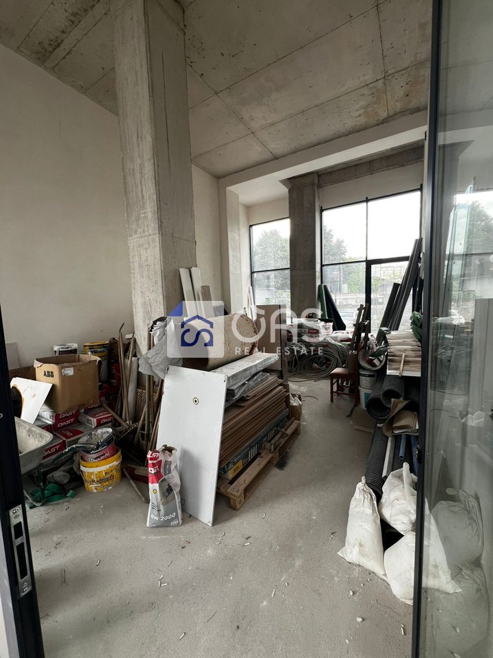 Space for rent in the Paris Commune, Bega 07
