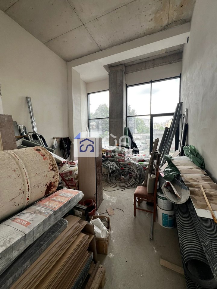 Space for rent in the Paris Commune, Bega 07