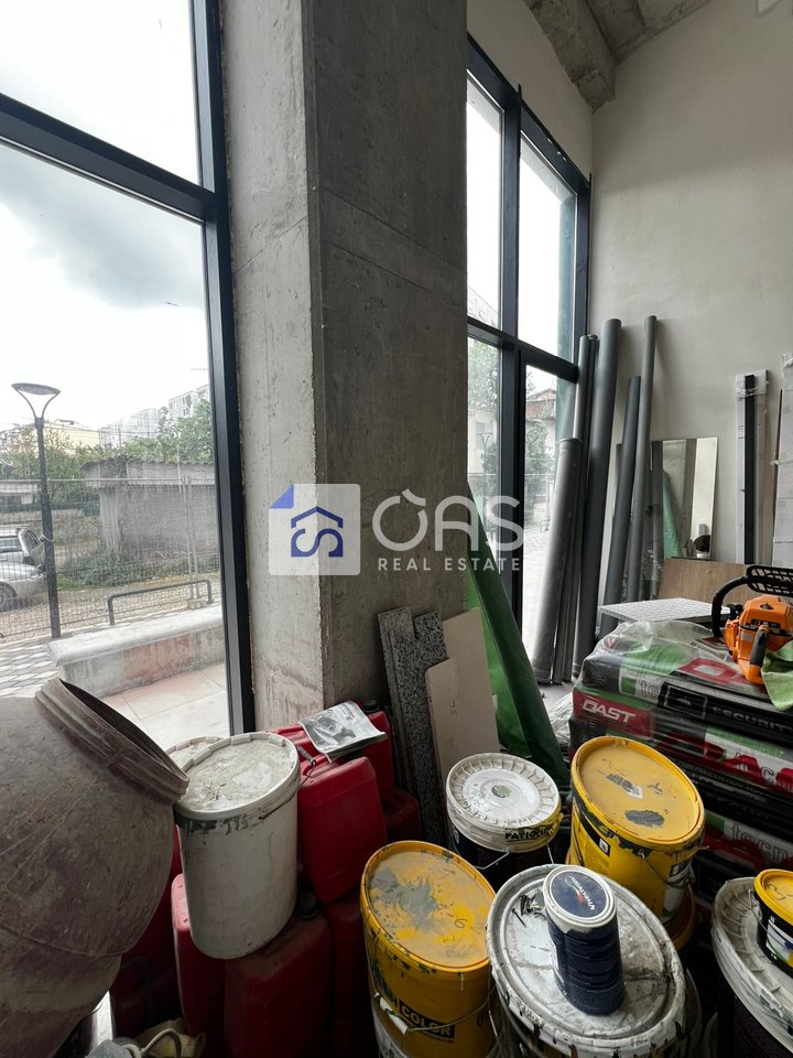 Space for rent in the Paris Commune, Bega 07