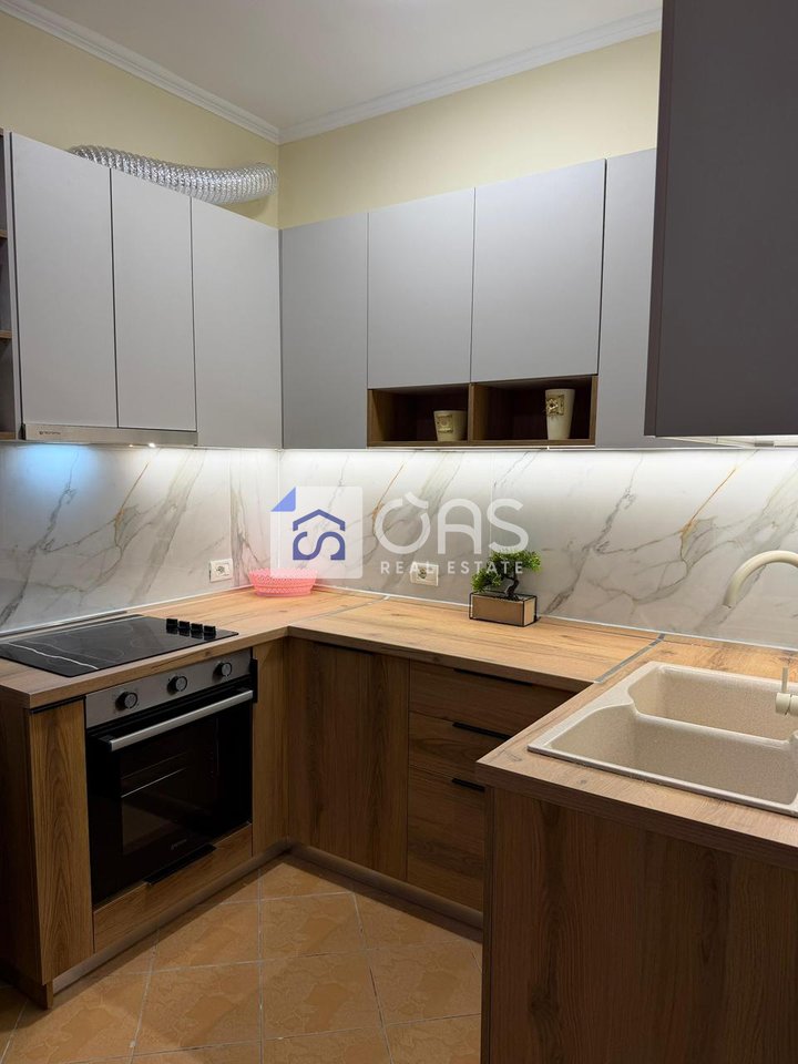 Jepet me qera  apartament 1+1 tek Medreseja
