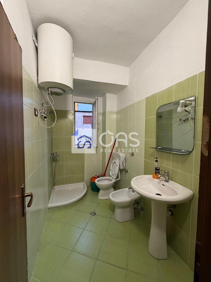 Jepet me qera  apartament 1+1 tek Medreseja