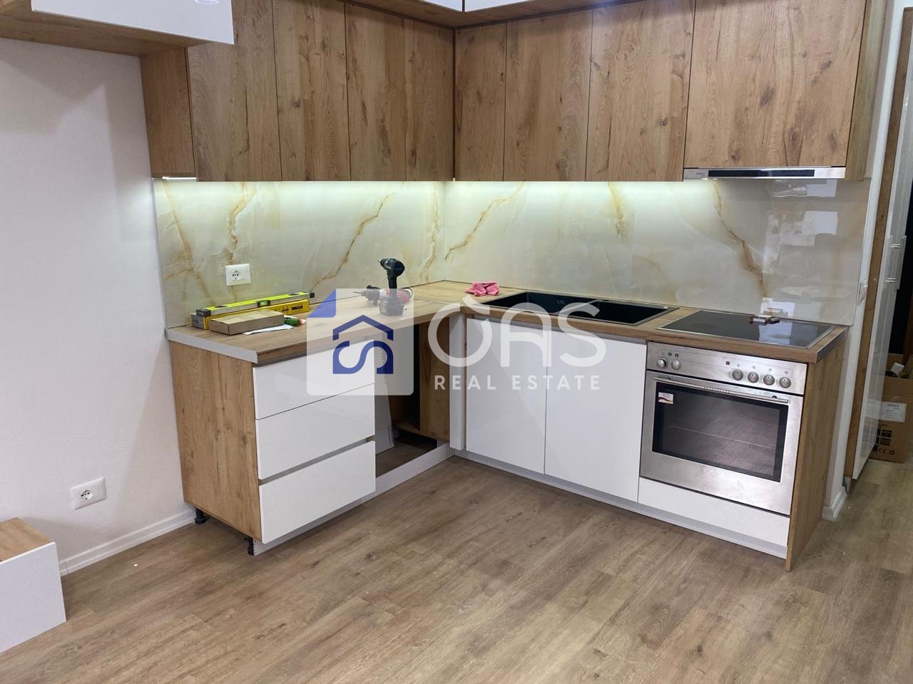 Jepet me qera  apartament 1+1  Univers City