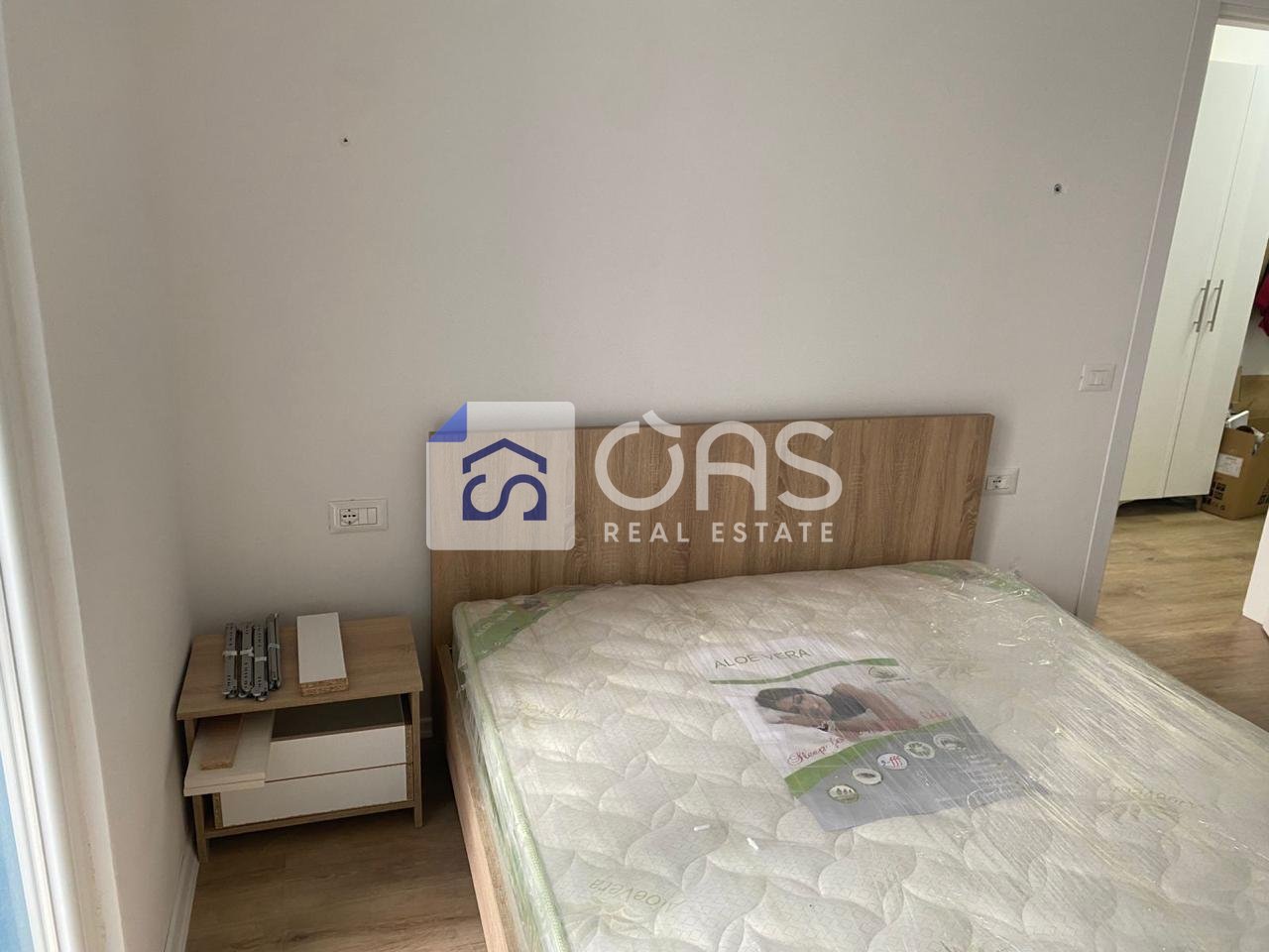 Jepet me qera  apartament 1+1  Univers City
