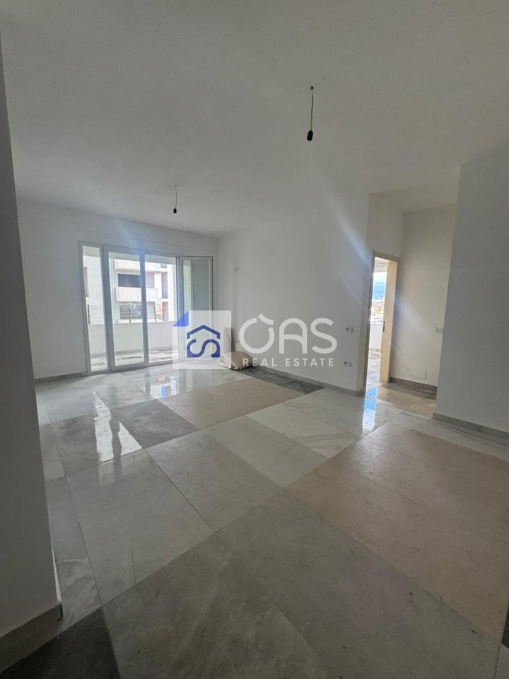 Shitet apartament 2+1+2 ne Pallatet e Verdha