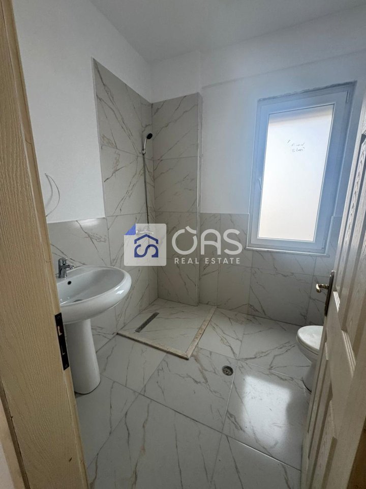 Shitet apartament 2+1+2 ne Pallatet e Verdha