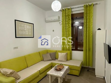 Jepet me qera apartament 1+1 Ne Bllok