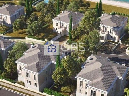 3-story villa for sale in Farke