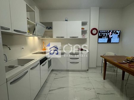 Affittasi Appartamento Premium 3+1+2 via Elbasanit (di fronte al Downtown)