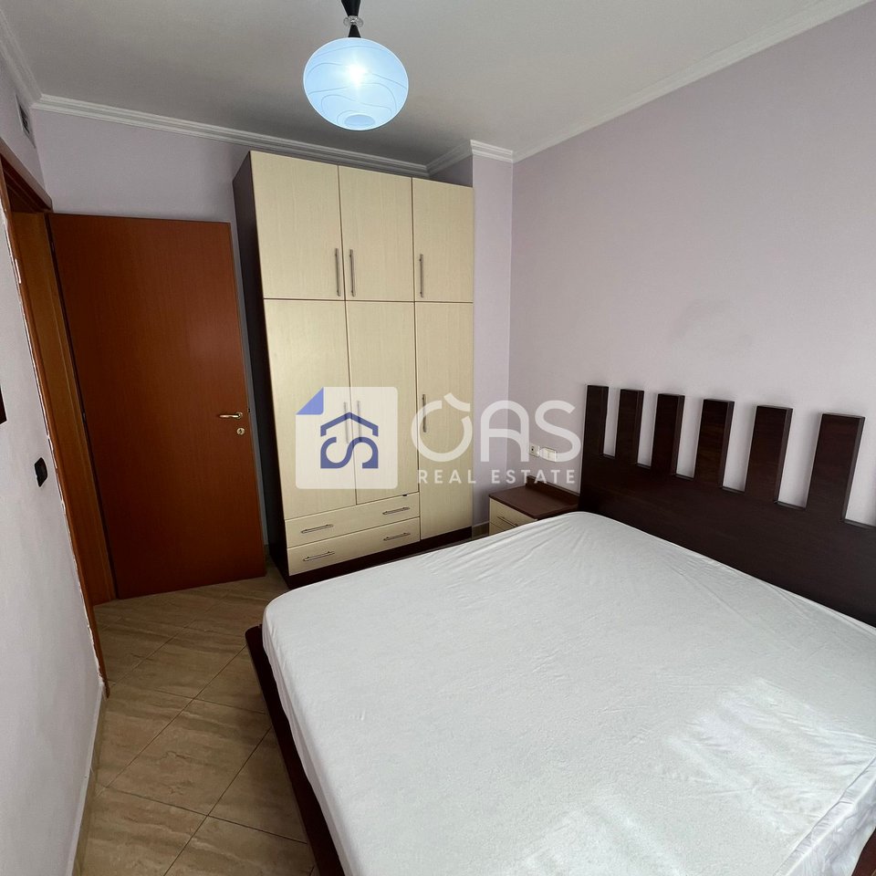 Jepet me qera apartament 1+1 rruga e dibres