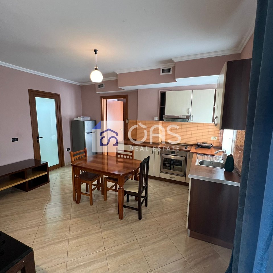 Jepet me qera apartament 1+1 rruga e dibres