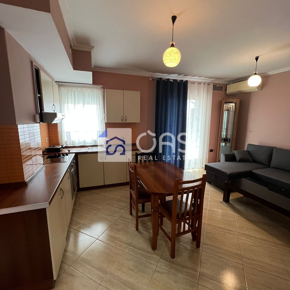 Jepet me qera apartament 1+1 rruga e dibres