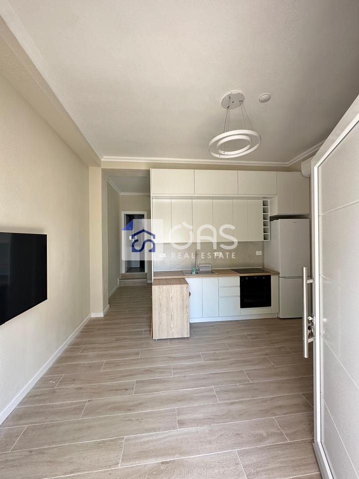 Jepet Apartament me qera 1+1 Ne Porcelan