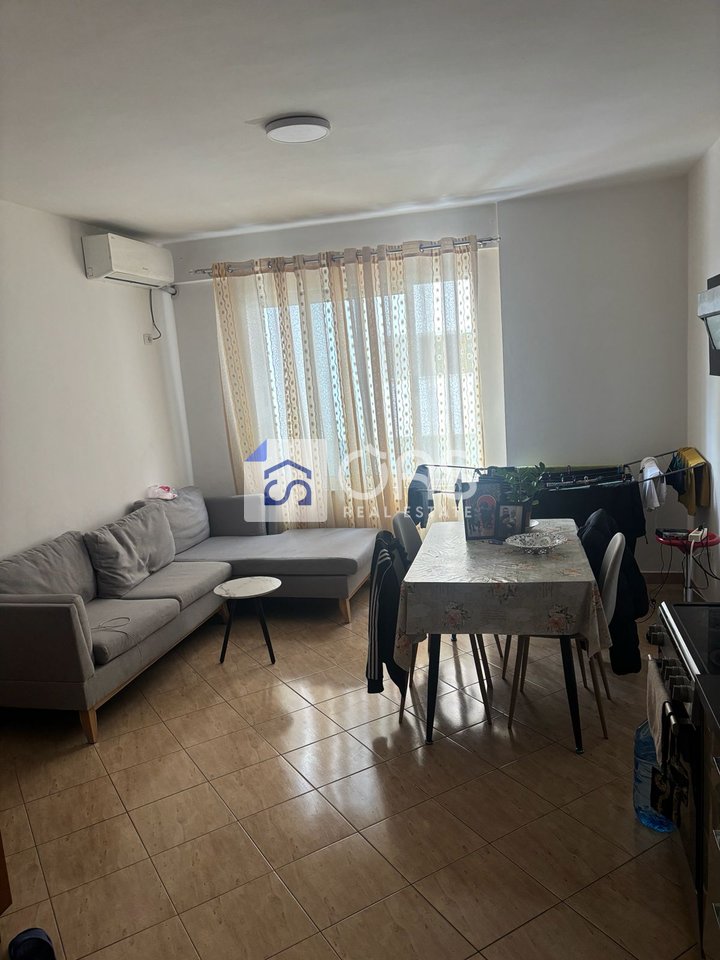 jepet me qira  Apartament 1+1 astir
