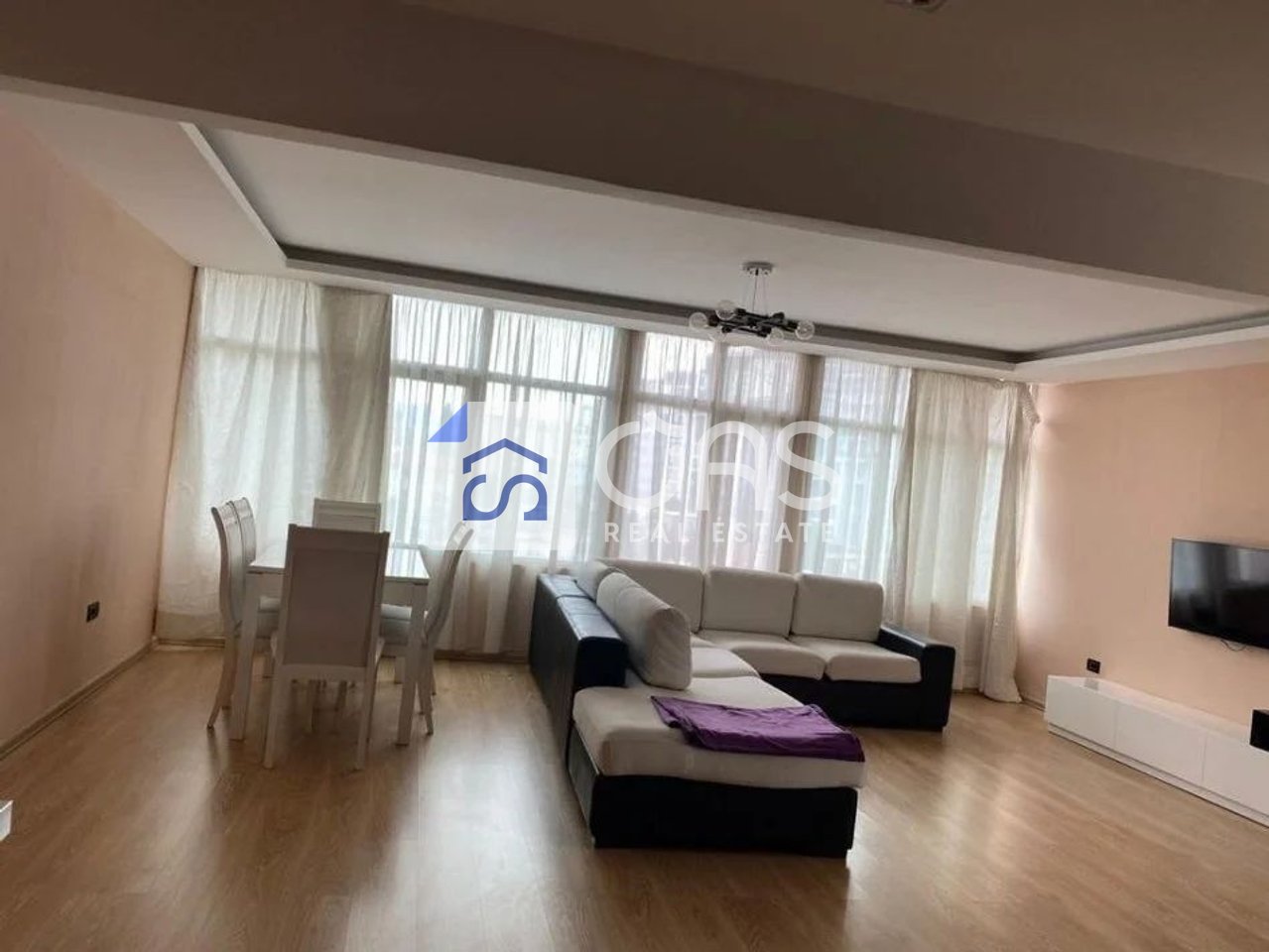Jepet apartament me qera 2+1+ garderob tek Dritan Hoxha