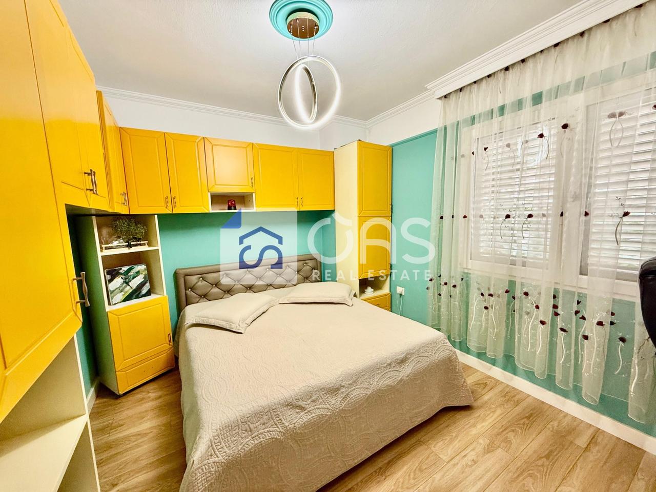 For rent 2+1+2 apartment at Komuna e Parisit