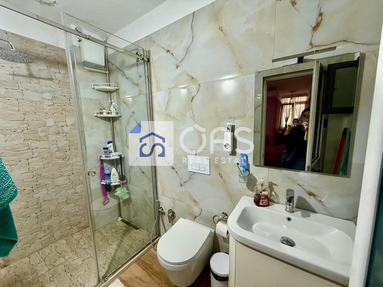 For rent 2+1+2 apartment at Komuna e Parisit