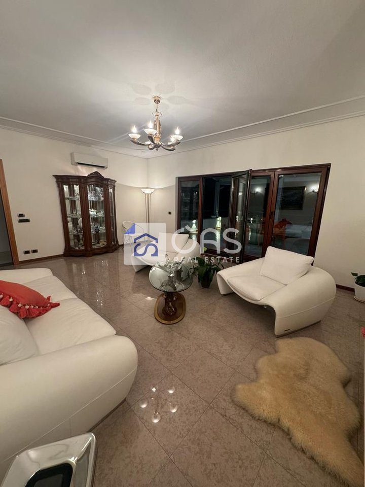 Affittasi Appartamento Premium 3+1+2 via Elbasanit (di fronte al Downtown)