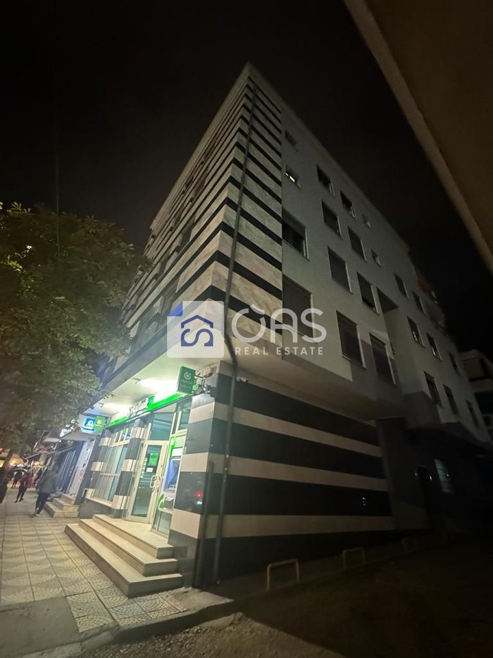 Affittasi Appartamento Premium 3+1+2 via Elbasanit (di fronte al Downtown)