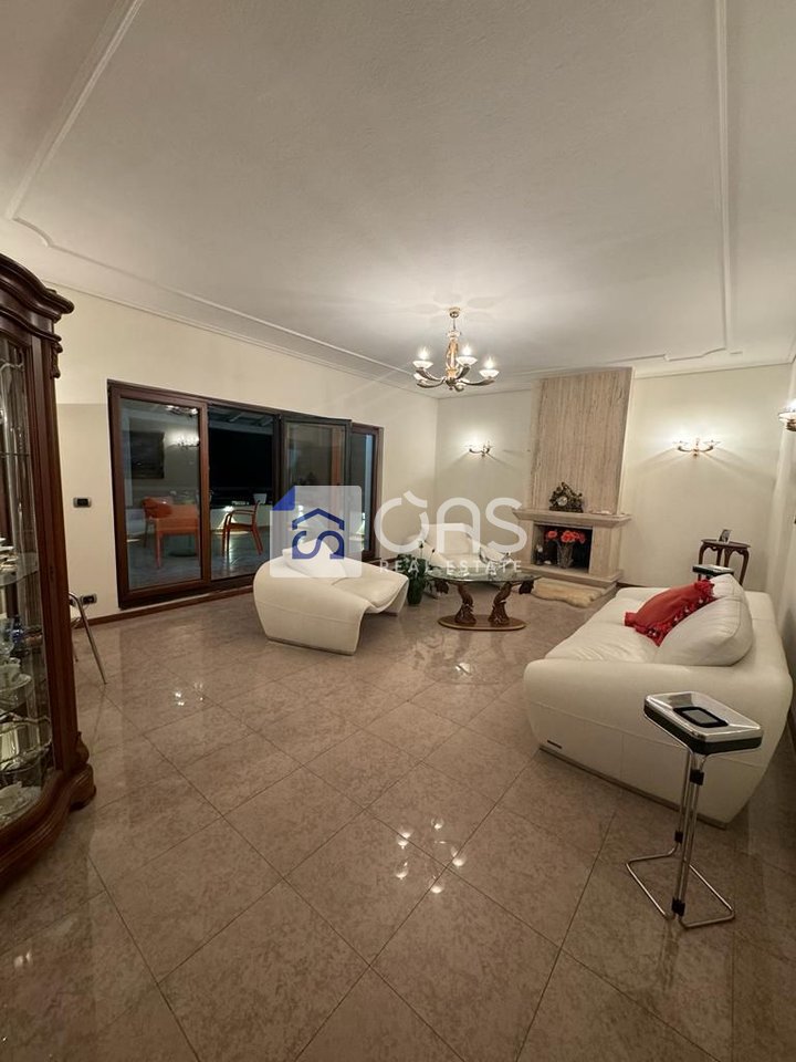 Affittasi Appartamento Premium 3+1+2 via Elbasanit (di fronte al Downtown)