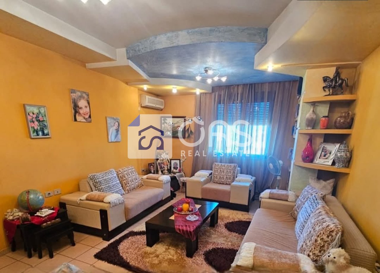 Jepet me qera apartament 1+1 ne Qender.