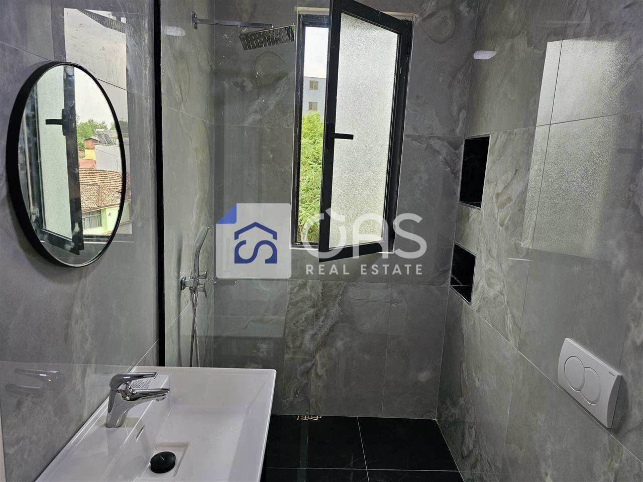 Jepet me qira apartament 2+1 Te Rruga e Dibres