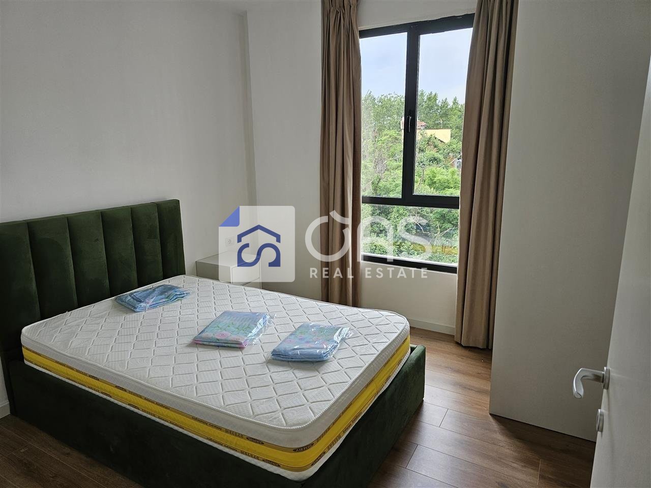 Jepet me qira apartament 2+1 Te Rruga e Dibres