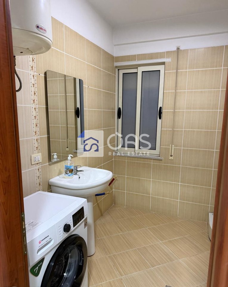 Jepet apartament me qera 1+1 Bulevard i Ri
