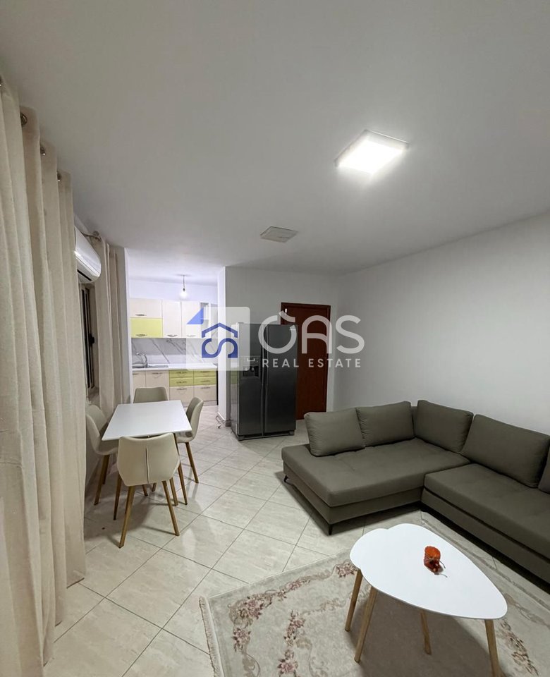 Jepet apartament me qera 1+1 Bulevard i Ri