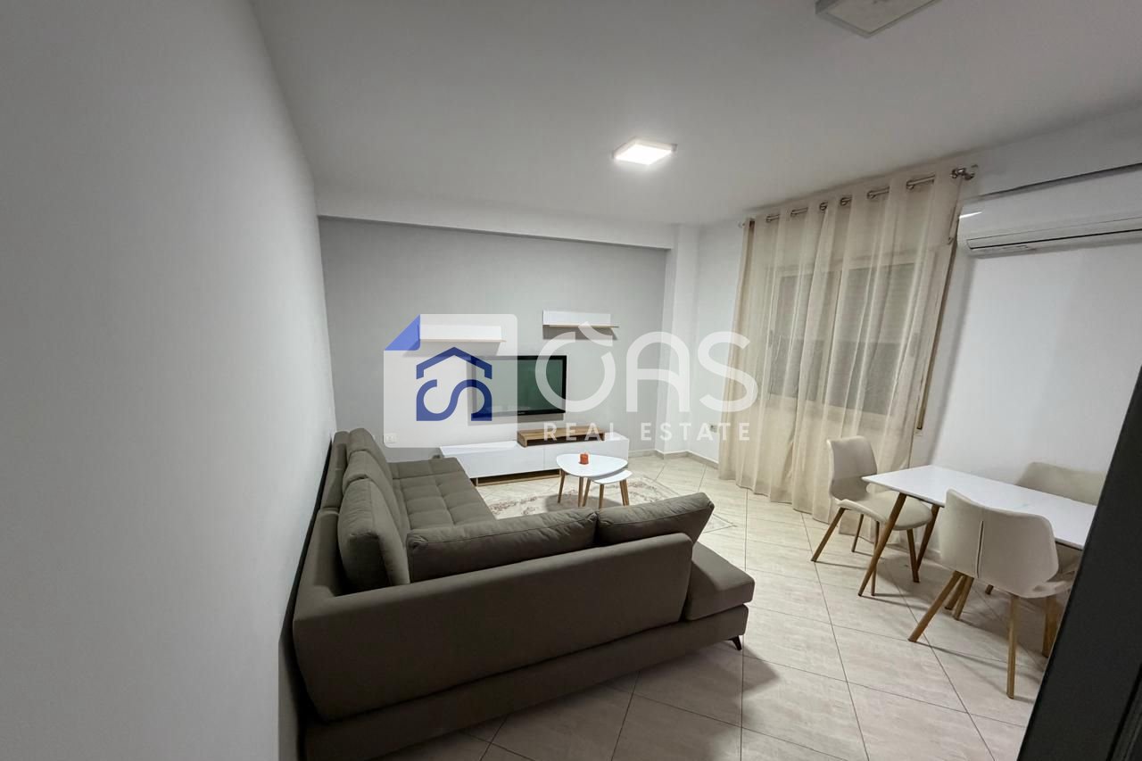 Jepet apartament me qera 1+1 Bulevard i Ri