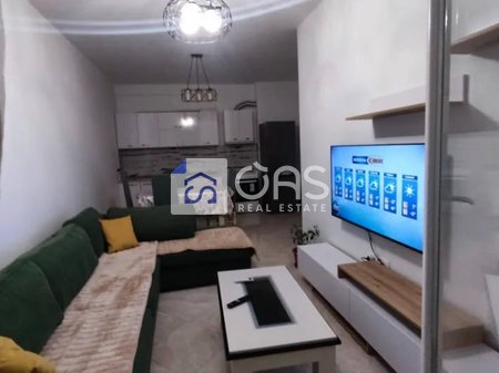 Jepet apartament me qera 1+1 Pallati Me Shigjeta