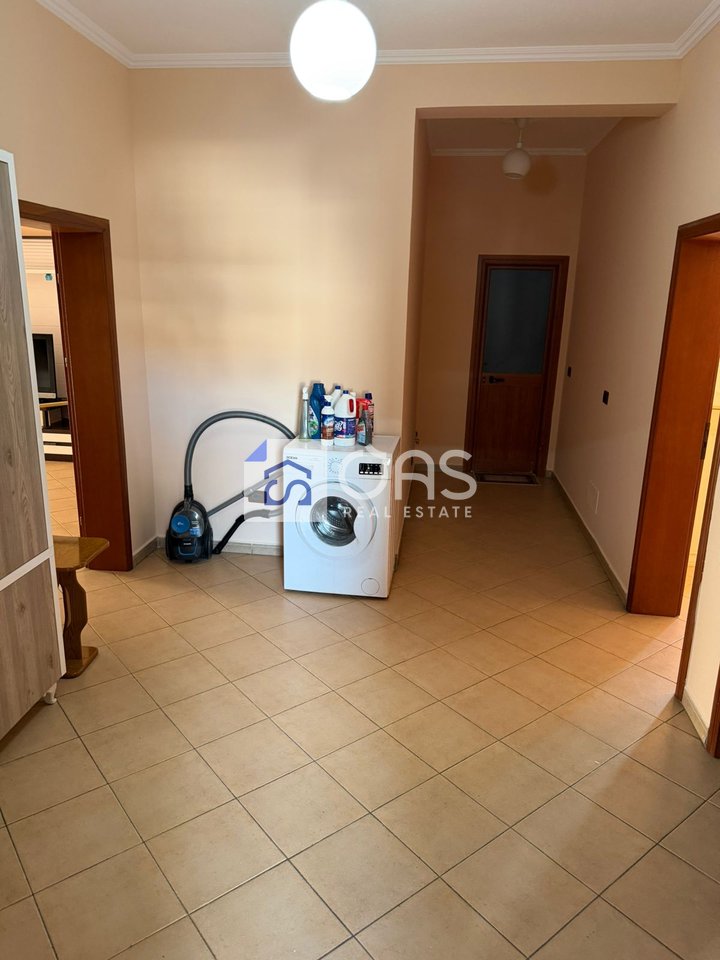 Jepet me qera apartament 2+1+2 ne 5 Maj .